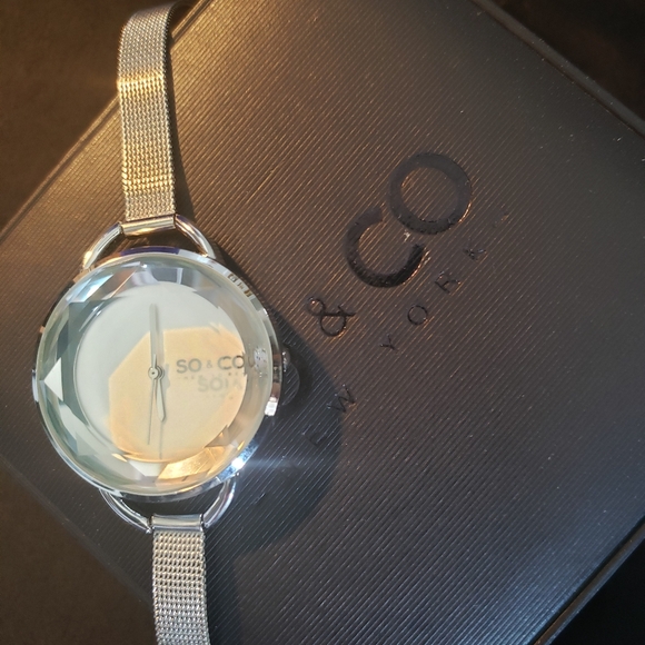 Ladies Classy Watch ! - Picture 3 of 4